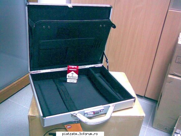 vand genti de aluminiu ptr laptop 15" - sau pe ms ; sorinserghescu - Calculatoare & laptopuri